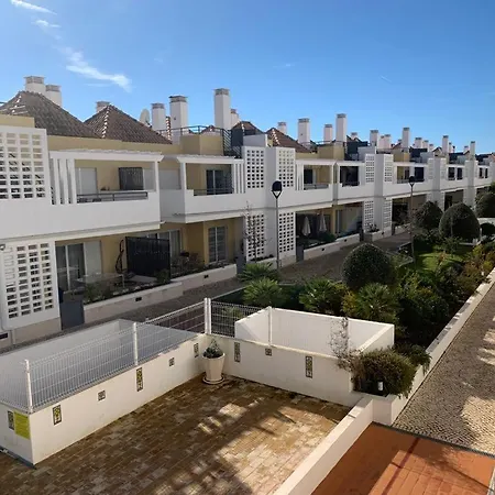 Wpcb 57 - 2 Bedroom First Floor In *