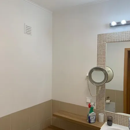 Wpcb 57 - 2 Bedroom First Floor In Apartment
